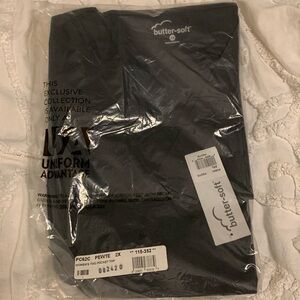 UA Buttersoft Scrub Top in Pewter